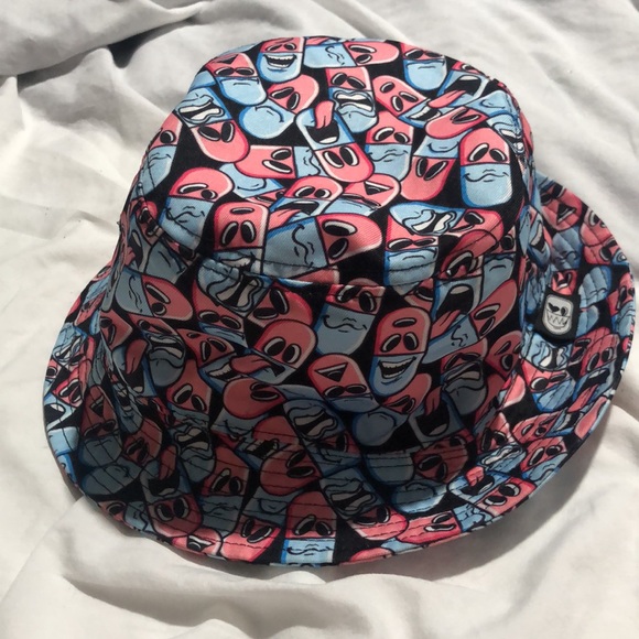 *AWESOME* Pill Bucket Hat in Blue and Pink - Picture 7 of 9